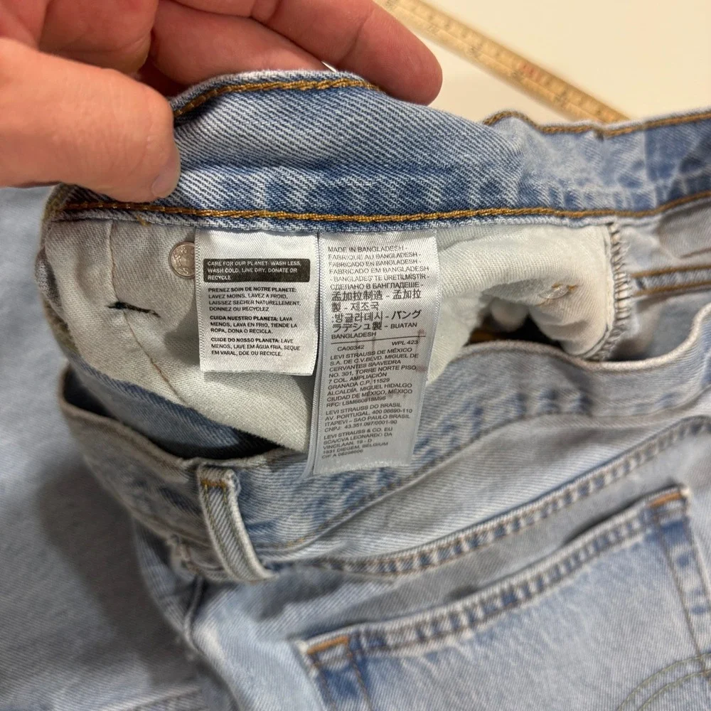 Levi's 469 Denim Shorts Mens 36 Light Wash Blue Good Loose Fit Jorts 12 Inseam